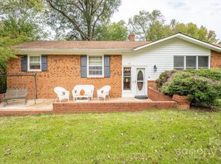 118 Old Meadowbrook Rd, Mooresville, NC 28115