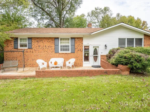 118 Old Meadowbrook Rd, Mooresville, NC 28115