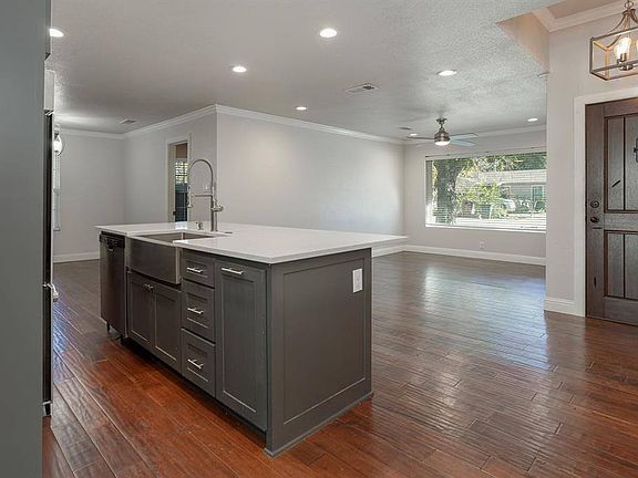 3rd image of 1111 Ervin Ln