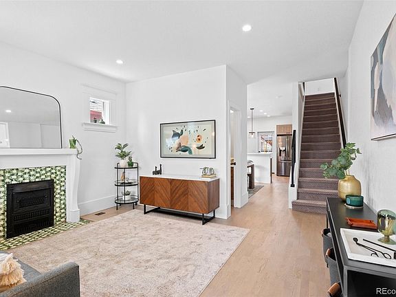 4th image of 2309 N Vine Street