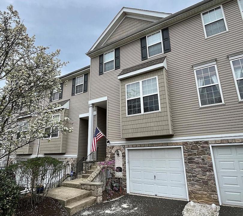 1st image of 473 Fort Hill Cir