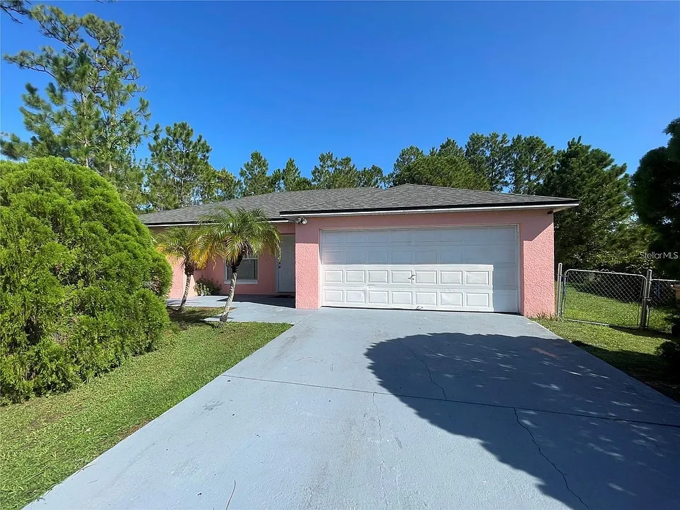 821 Savona Pl