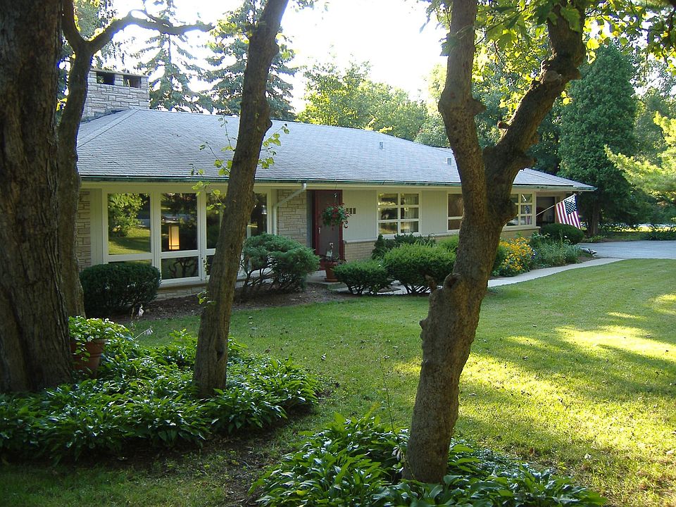 1st image of 460 Brookwood Dr