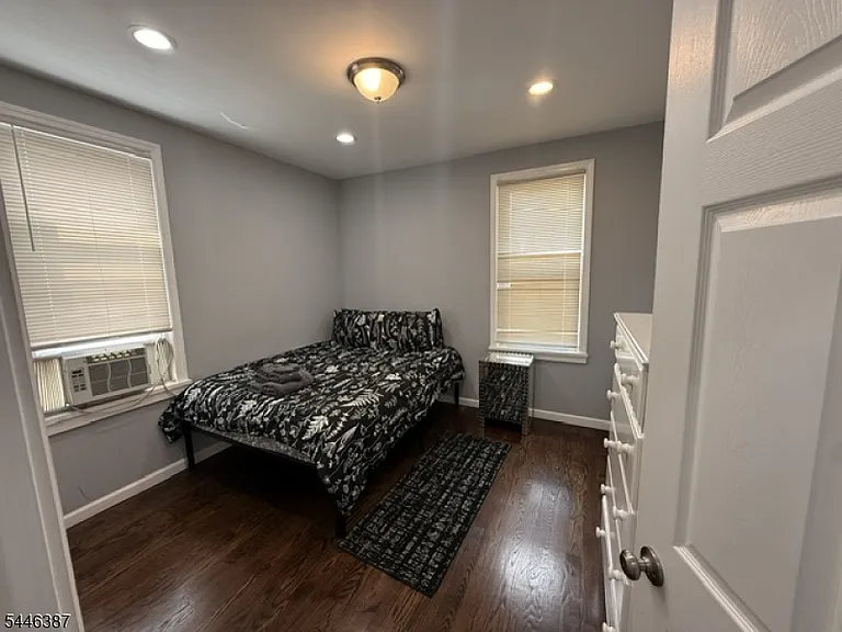 208 Laurel Ave — Photo 14