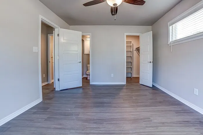 2628 E 8th St #5 — Photo 7