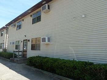 2nd image of 8422 Tidewater Dr APT 2
