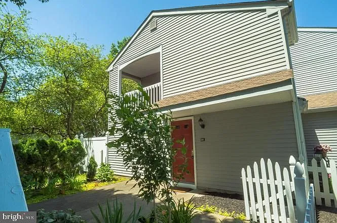 1659B Trellis Cir #B — Photo 2