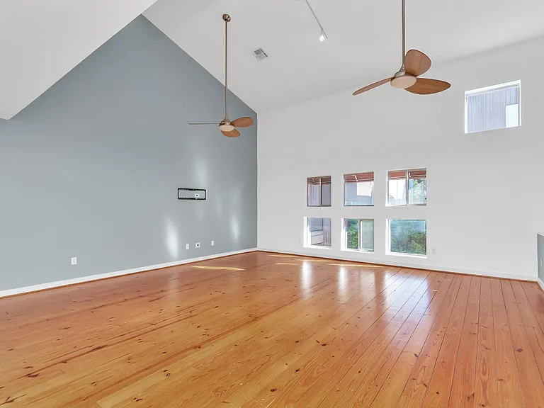 2605 Calumet St #38 — Photo 10
