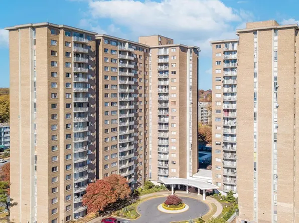 1836 Metzerott Rd APT 2010, Hyattsville, MD 20783