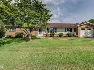 126 Fairlawn Dr, Johnson City, TN 37601