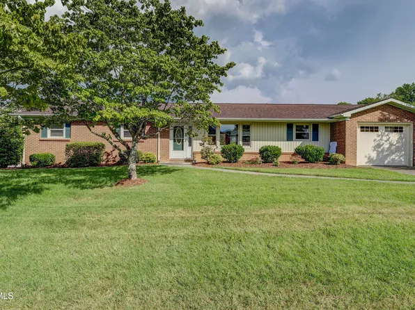 126 Fairlawn Dr, Johnson City, TN 37601