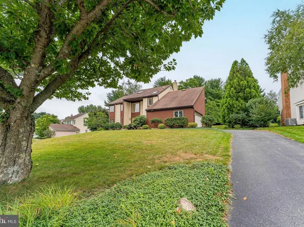 273 Spring Run Ln, Downingtown, PA 19335