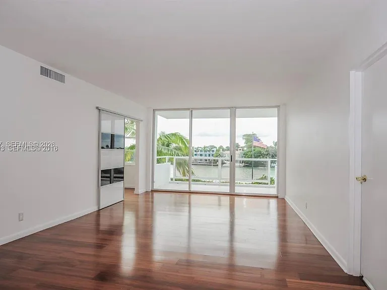 5700 Collins Ave #3H — Photo 12