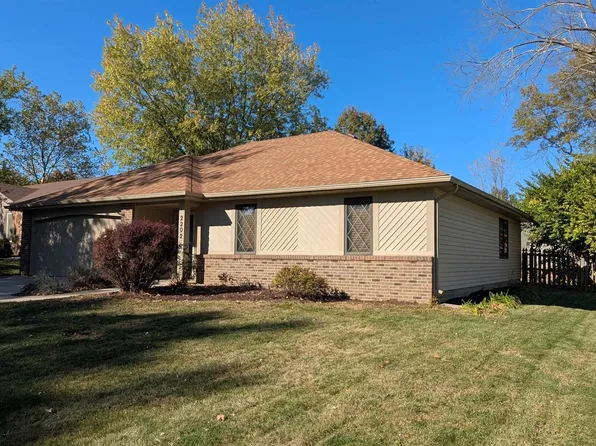 2202 Lima Valley Dr, Fort Wayne, IN 46818