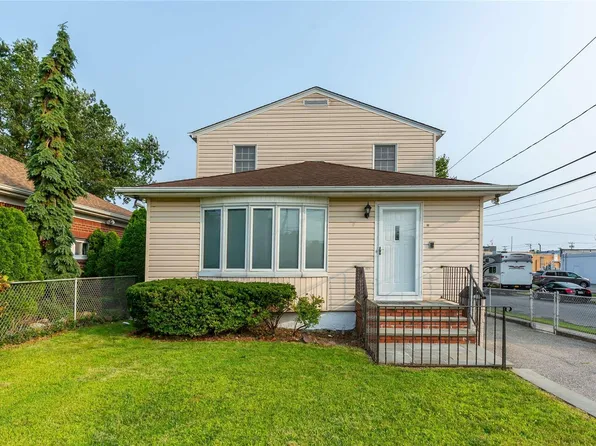 15 Burke Avenue, Jericho, NY 11753