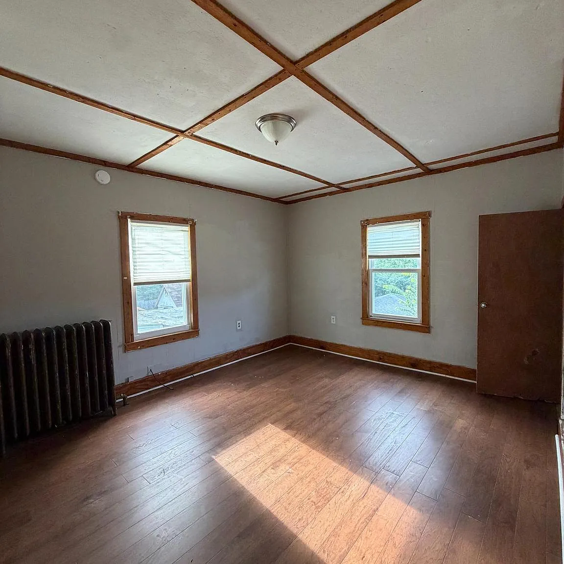 2 bed, 3016 sqft, $1,450 — Photo 1
