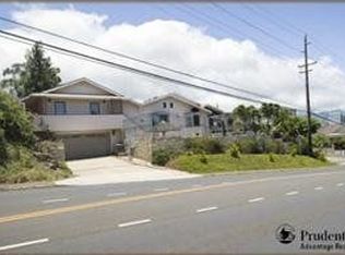 902 Kahikolu Pl, Honolulu, HI 96818
