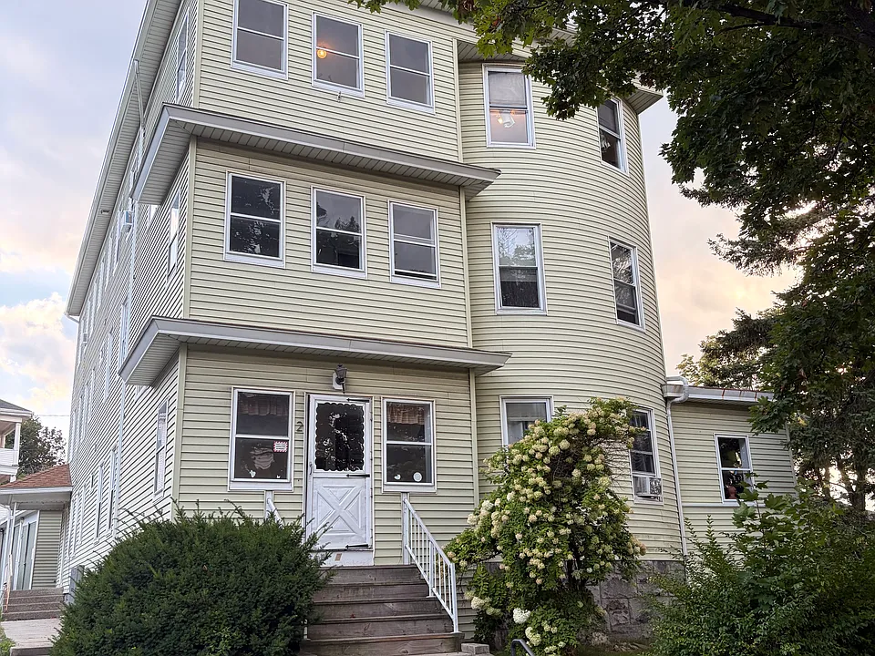 2 Fairfax Rd #2