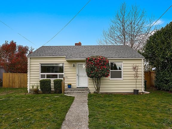3rd image of 16823 37th Ave S
