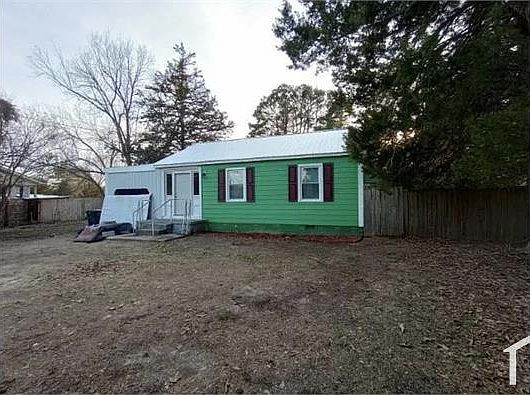 1st image of 106 Bremer St