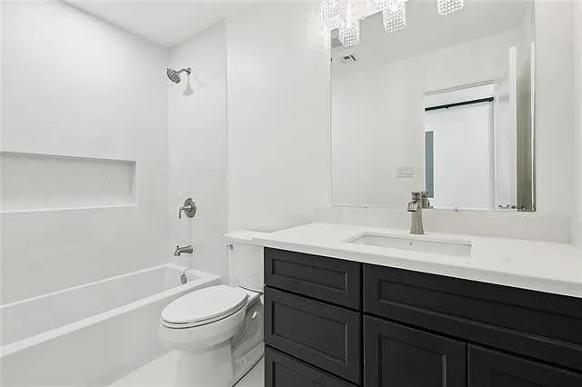 1221 Gaudet Dr — Photo 7