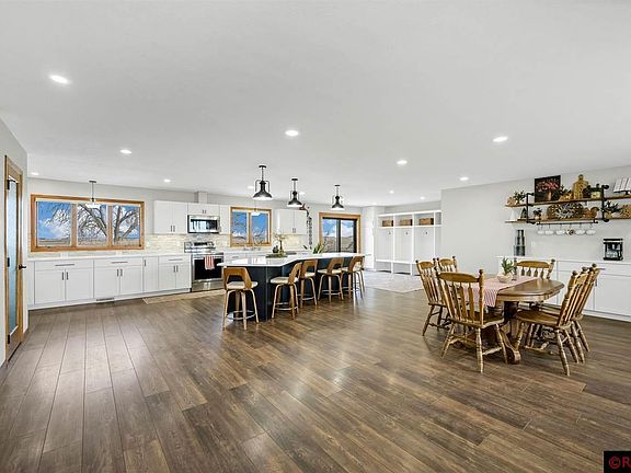 3rd image of 1686 210th Ave