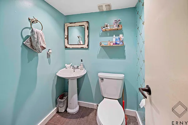 Rented by ERNY LLC | media 25