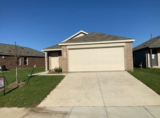 1724 Crossbill St, Forney, TX 75126