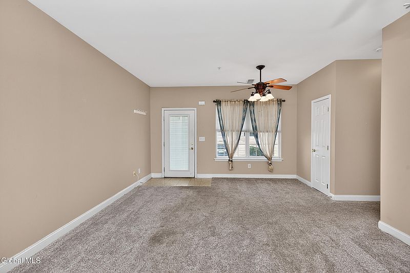 5th image of 205 N Ridge