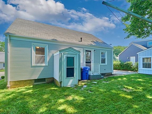 4th image of 23 Vineyard Ave