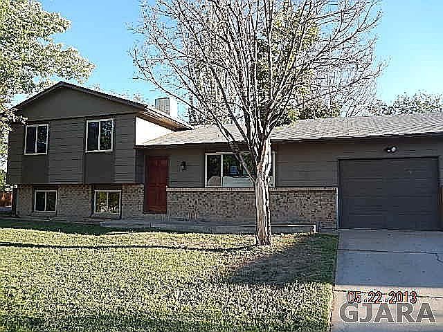 1st image of 2944 Parkway Dr