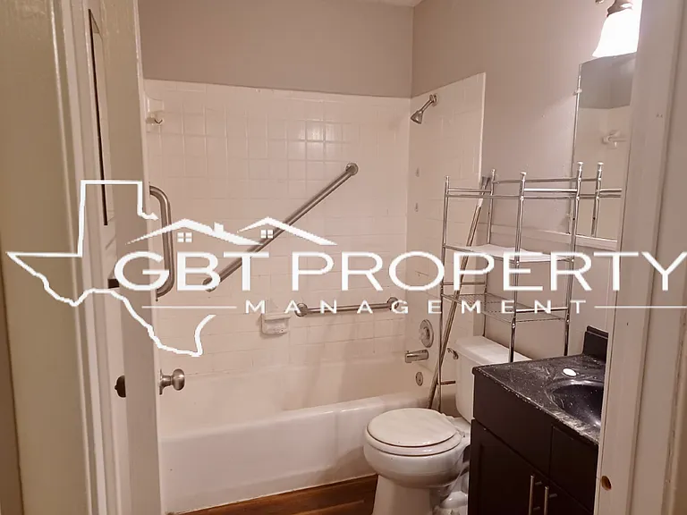 Robinson Manor Apartments — Photo 33