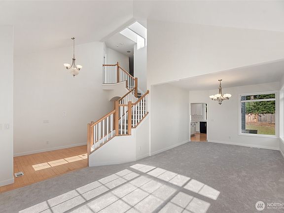 4th image of 765 Vashon Avenue NE