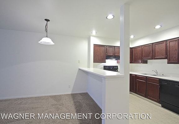 5th image of 75 NW Dogwood St APT 105