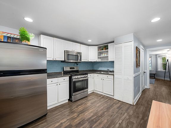 3rd image of 3037 N Elbridge Ave