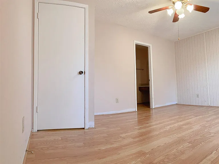 19518 Munsey Ct — Photo 27