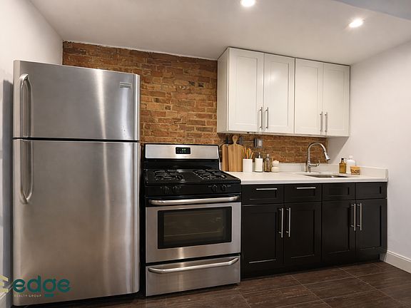 3rd image of 2344 Pacific St #3R