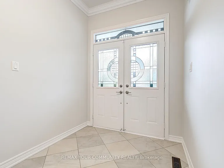 76 Ivy Glen Dr — Photo 3