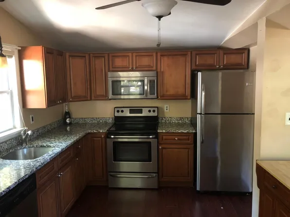 51 Wintergreen Cir, East Stroudsburg, PA 18301