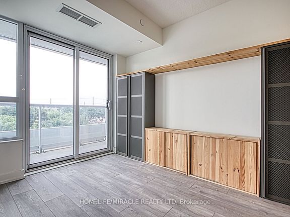3rd image of 10 Wilby Cres #402