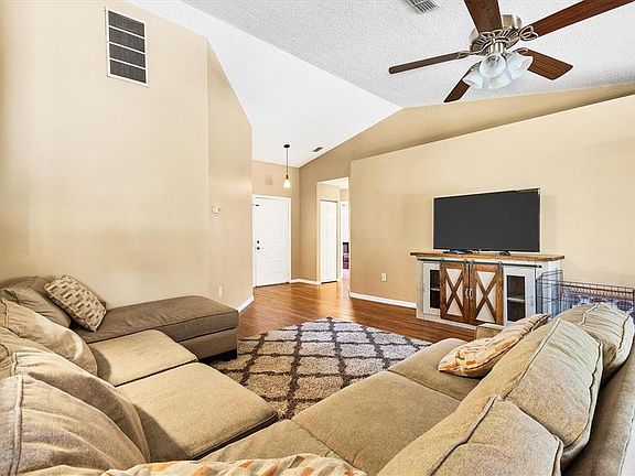 3rd image of 7208 Hagen Ln
