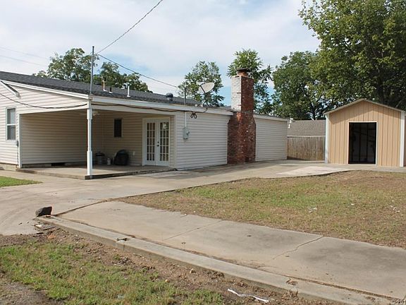 5th image of 1326 N Hickory St