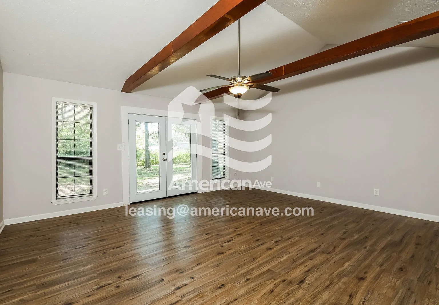 3 bed, 2.0 bath, 1430 sqft, $1,549 — Photo 3