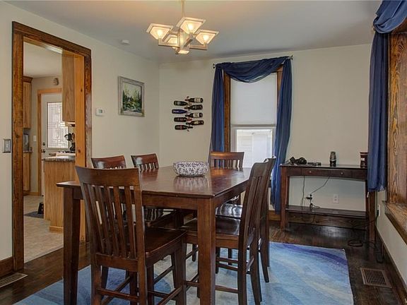 5th image of 186 Warsaw St