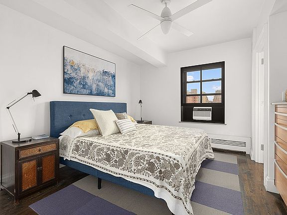 5th image of 315 W 23rd St APT 8C
