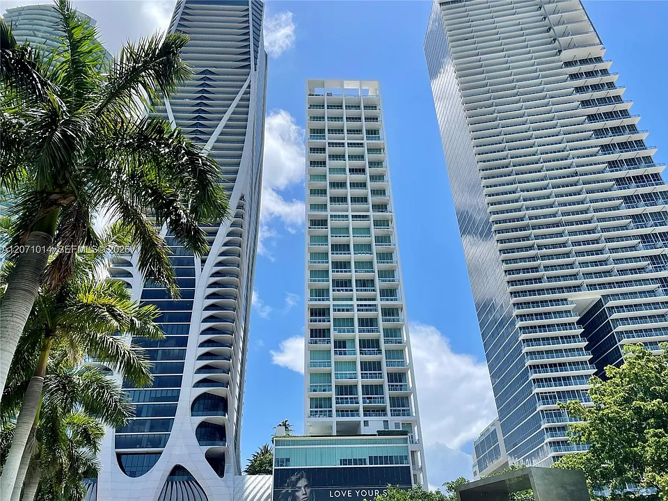 1040 Biscayne Blvd #3305