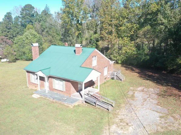 2200 W 3rd St, Siler City, NC 27344