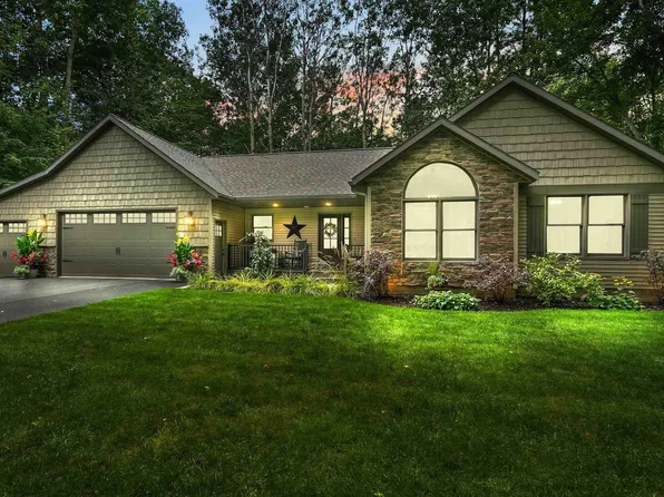 4880 River Woods Rd, Lake City, MI 49651