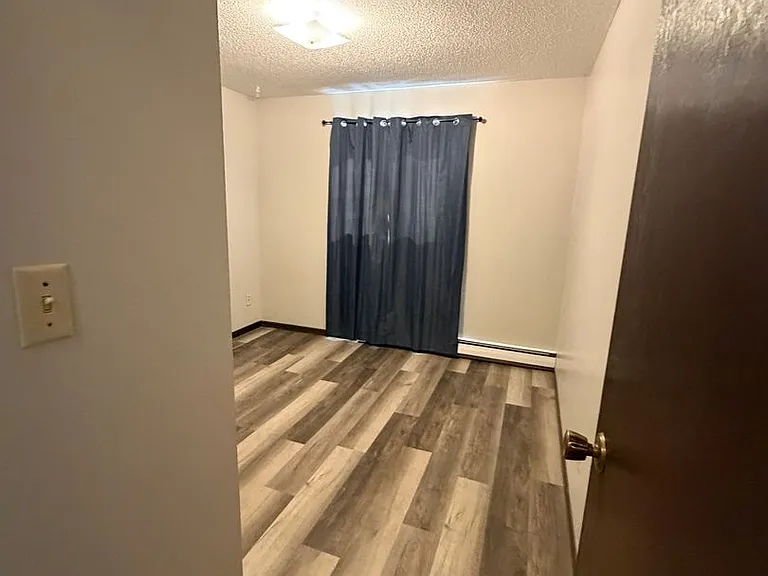 910 2nd Ave SW — Photo 3