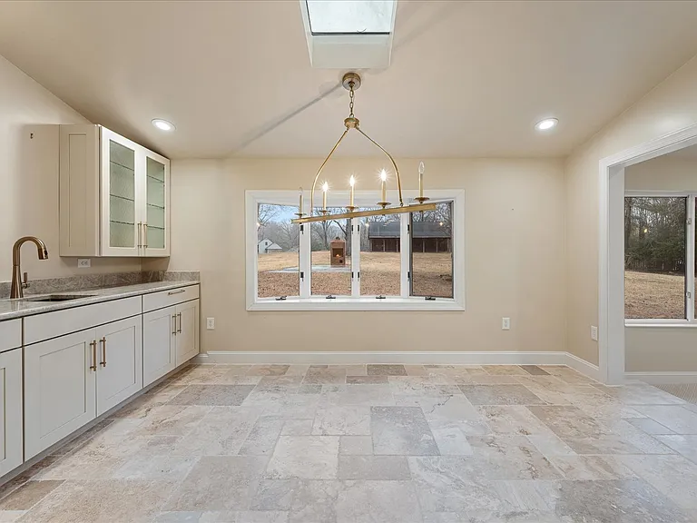9036 Jeffery Rd — Photo 24